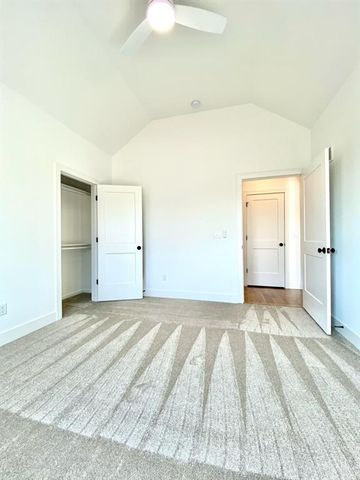 20804 Emerald Street, Spring Hill, KS 66083