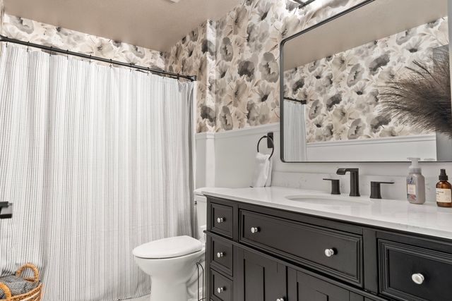 858 NW Poplar Place, Redmond, OR 97756