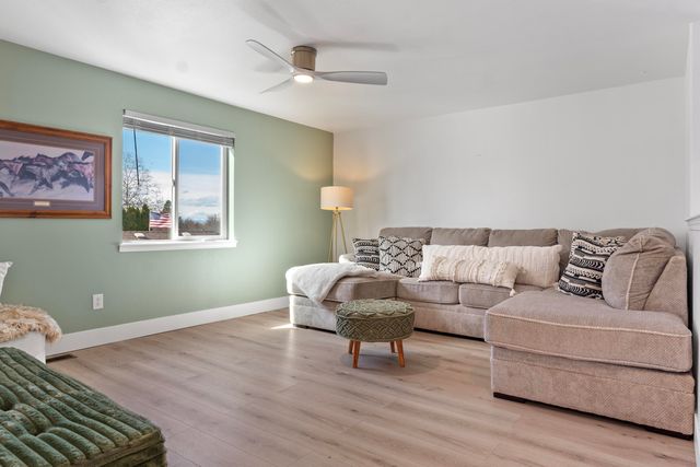 858 NW Poplar Place, Redmond, OR 97756