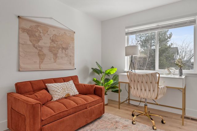 858 NW Poplar Place, Redmond, OR 97756