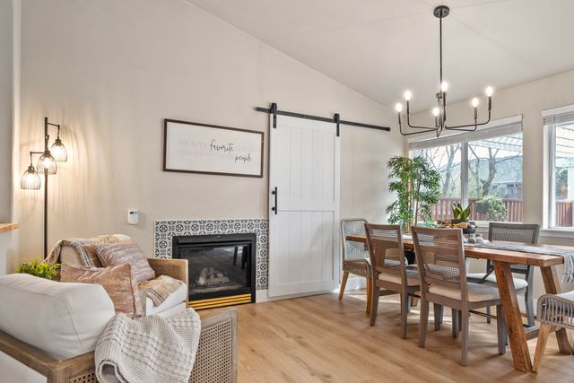 858 NW Poplar Place, Redmond, OR 97756