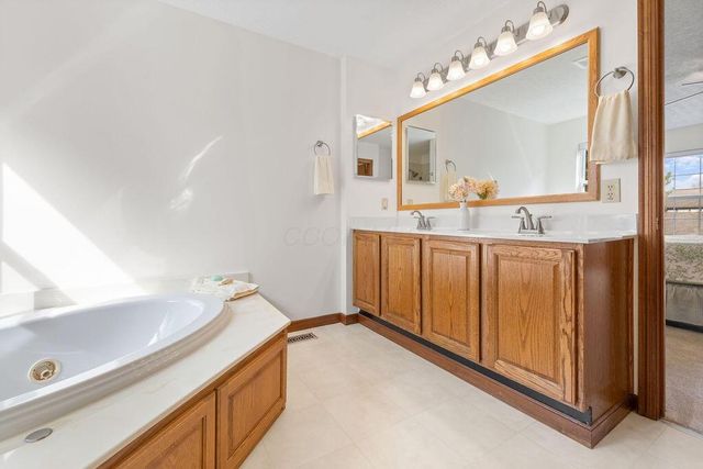 329 Hampton Park, Westerville, OH 43081