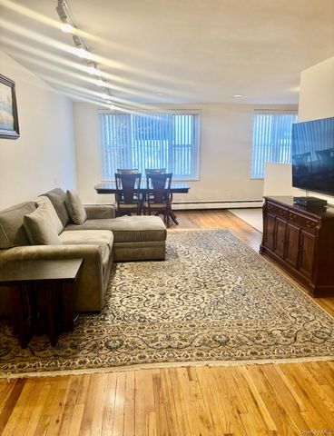 25 Canterbury Road 2F, Great Neck, NY 11021