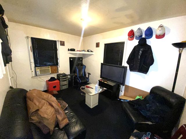 931 E 48th Place, Gary, IN 46409