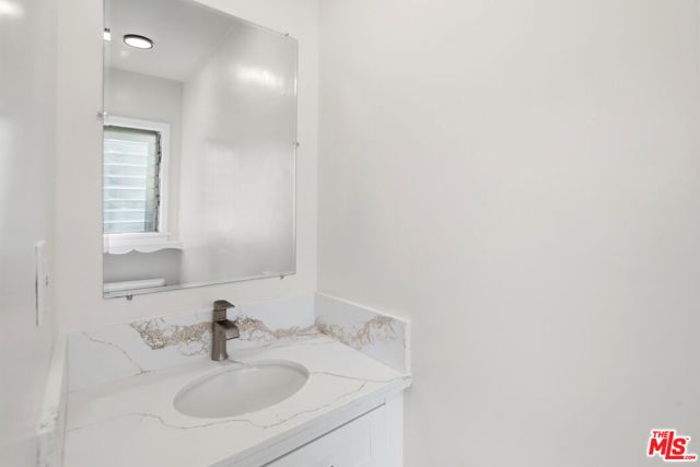 10309 La Grange Avenue, Los Angeles, CA 90025