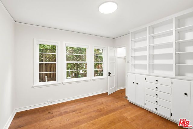 10309 La Grange Avenue, Los Angeles, CA 90025