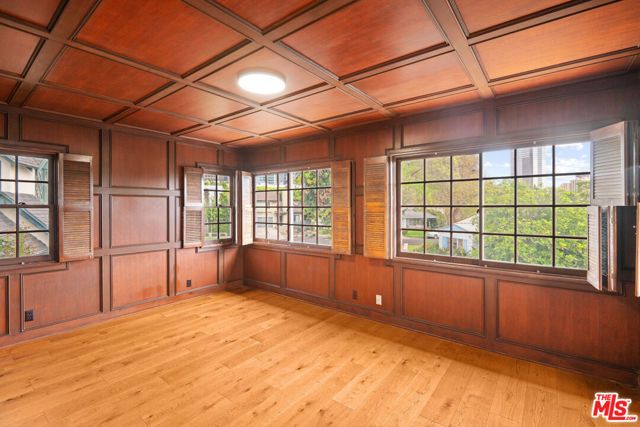 10309 La Grange Avenue, Los Angeles, CA 90025