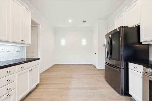 5160 Chevy Chase Drive, Houston, TX 77056