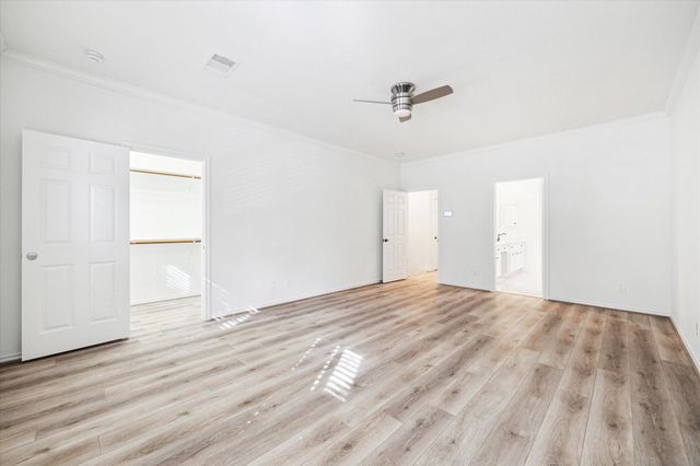 5160 Chevy Chase Drive, Houston, TX 77056