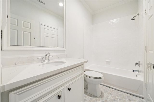5160 Chevy Chase Drive, Houston, TX 77056