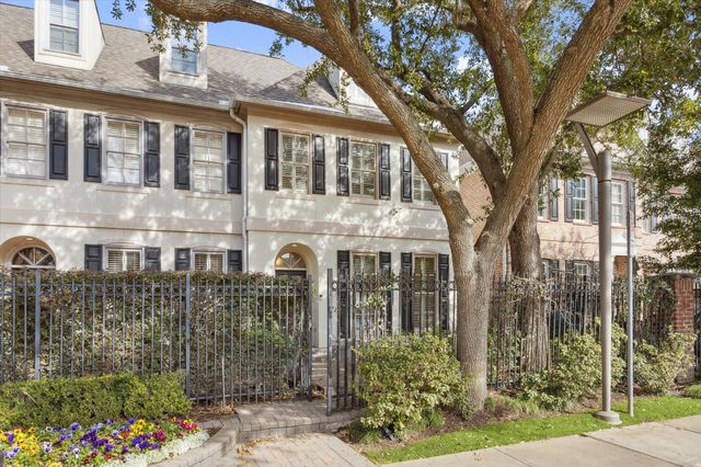 5160 Chevy Chase Drive, Houston, TX 77056