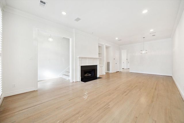 5160 Chevy Chase Drive, Houston, TX 77056