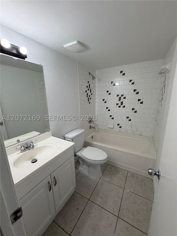 11101 Royal Palm Blvd 203, Coral Springs, FL 33065