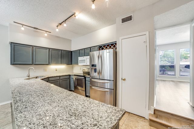 9018 BRICKWOOD, San Antonio, TX 78250