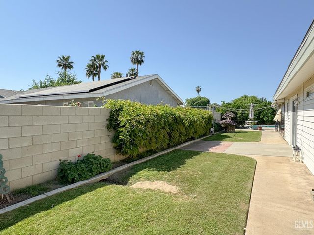 5104 Lowen Avenue, Bakersfield, CA 93309