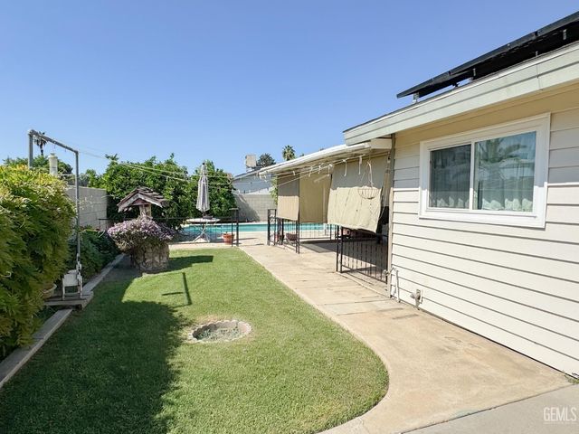 5104 Lowen Avenue, Bakersfield, CA 93309