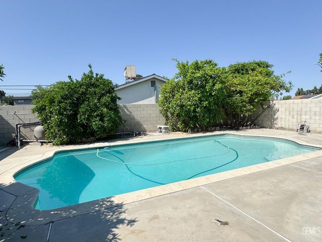 5104 Lowen Avenue, Bakersfield, CA 93309