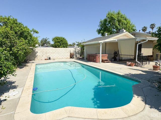 5104 Lowen Avenue, Bakersfield, CA 93309