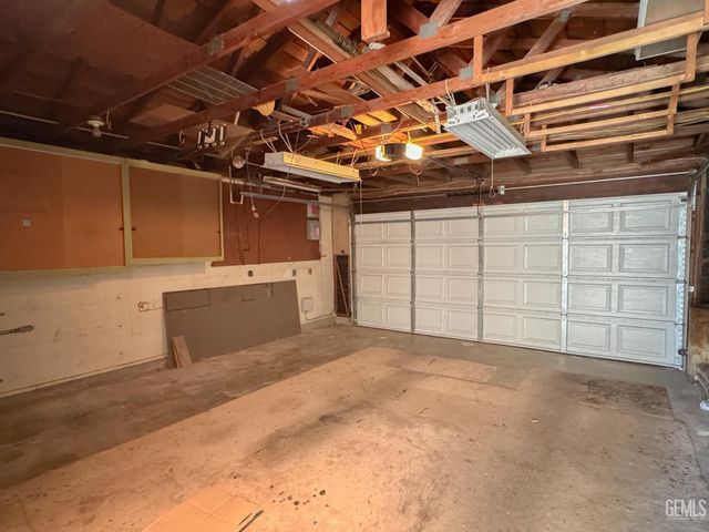 5104 Lowen Avenue, Bakersfield, CA 93309