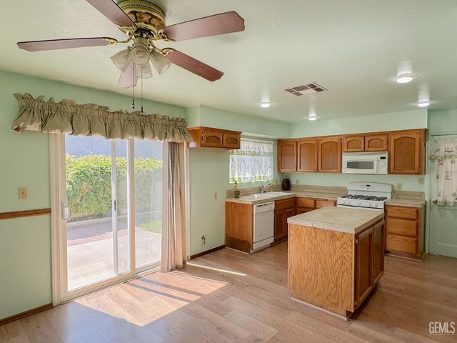 5104 Lowen Avenue, Bakersfield, CA 93309