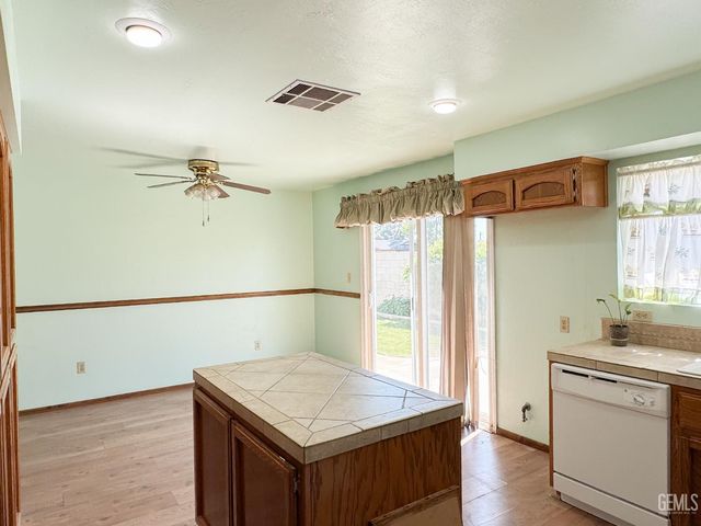 5104 Lowen Avenue, Bakersfield, CA 93309