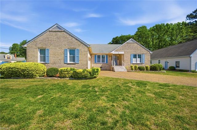 8 Lake Erie CT, Hampton, VA 23669