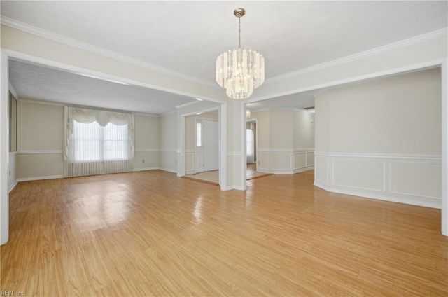 8 Lake Erie CT, Hampton, VA 23669