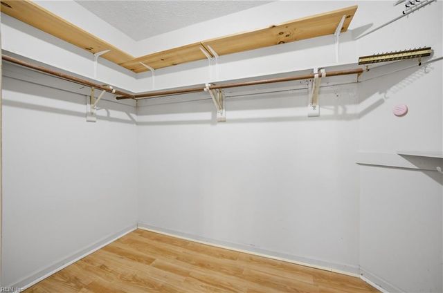 8 Lake Erie CT, Hampton, VA 23669