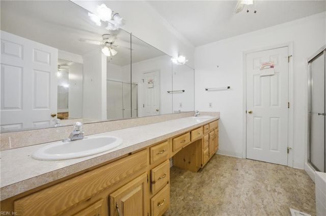 8 Lake Erie CT, Hampton, VA 23669