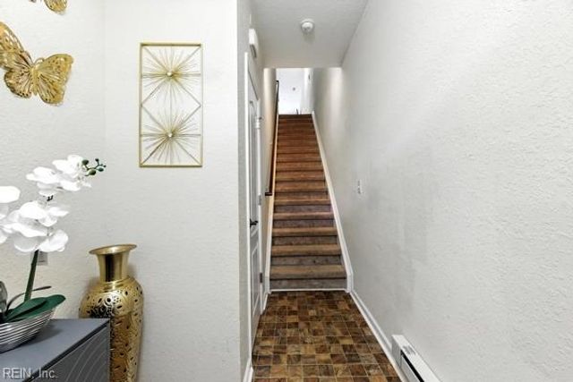 329 Fountain WAY, Hampton, VA 23666