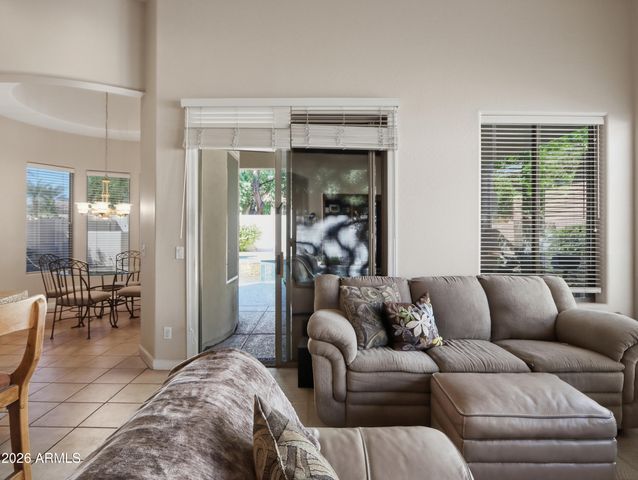 8712 N 73rd Way, Scottsdale, AZ 85258