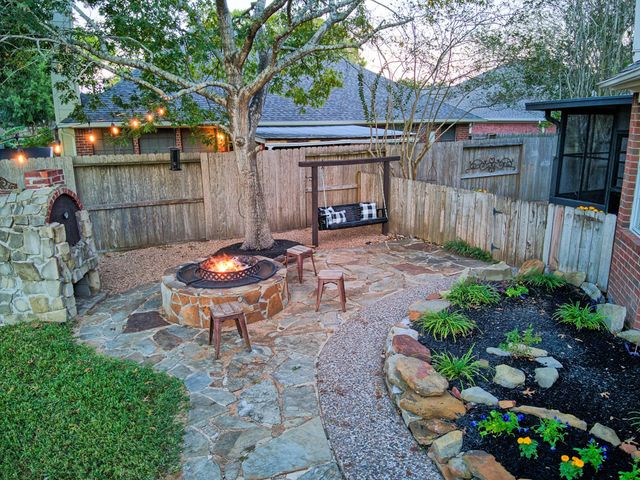 1811 Oakbrook Circle, Pearland, TX 77581