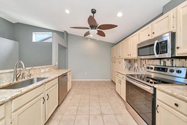 4734 RAINTREE STREET CIRCLE E, Bradenton, FL 34203