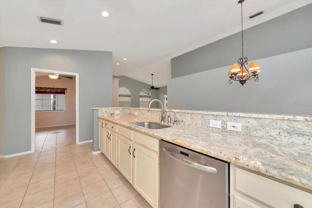 4734 RAINTREE STREET CIRCLE E, Bradenton, FL 34203
