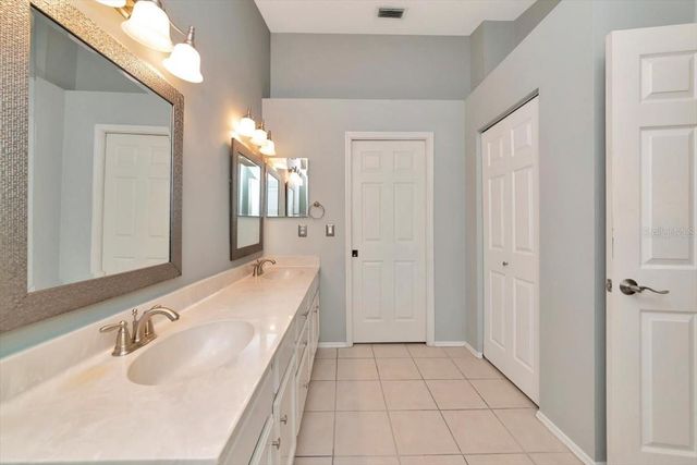 4734 RAINTREE STREET CIRCLE E, Bradenton, FL 34203