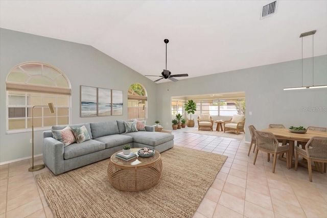 4734 RAINTREE STREET CIRCLE E, Bradenton, FL 34203