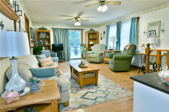 728 Potic Drive, Leavittsburg, OH 44430