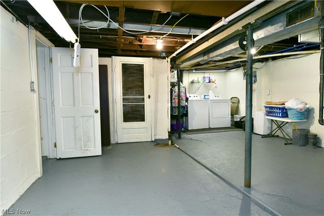 728 Potic Drive, Leavittsburg, OH 44430