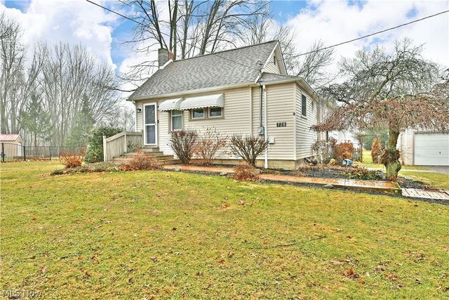 728 Potic Drive, Leavittsburg, OH 44430