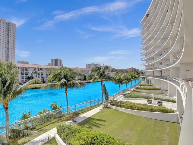 3250 NE 188th Street 207, Aventura, FL 33180