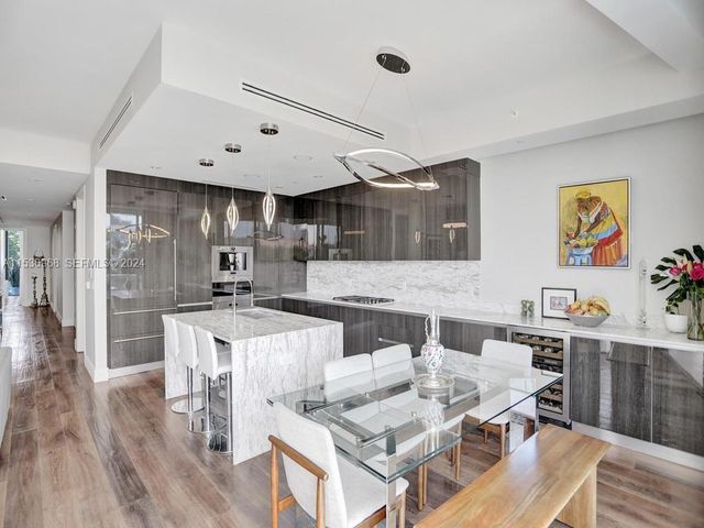 3250 NE 188th Street 207, Aventura, FL 33180