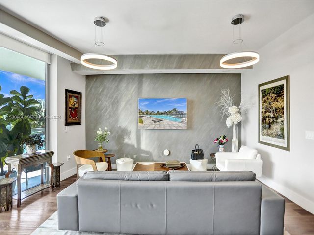 3250 NE 188th Street 207, Aventura, FL 33180