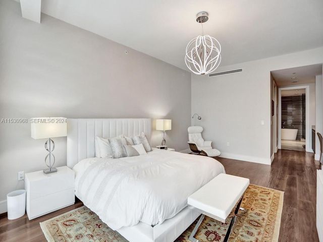 3250 NE 188th Street 207, Aventura, FL 33180
