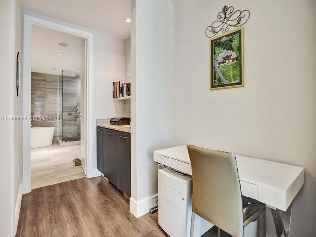 3250 NE 188th Street 207, Aventura, FL 33180