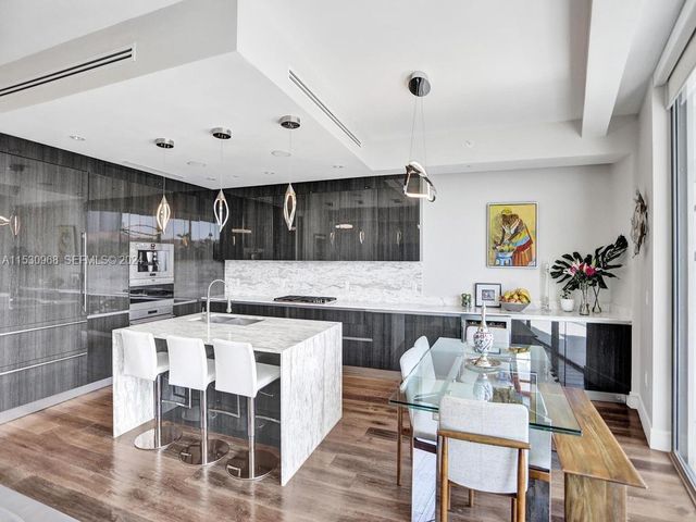 3250 NE 188th Street 207, Aventura, FL 33180