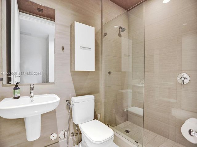 3250 NE 188th Street 207, Aventura, FL 33180