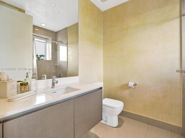 3250 NE 188th Street 207, Aventura, FL 33180