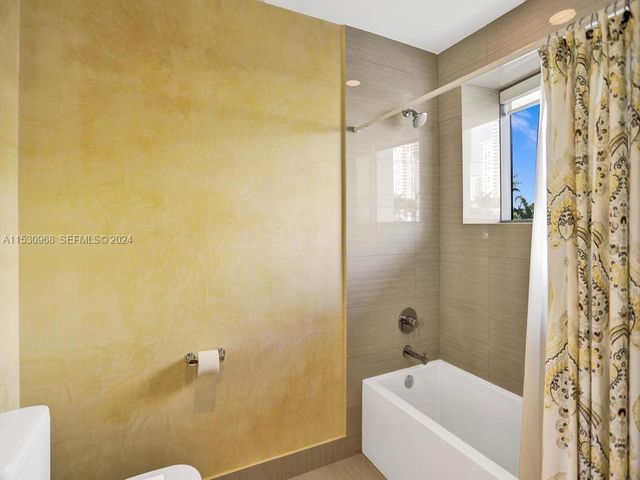 3250 NE 188th Street 207, Aventura, FL 33180