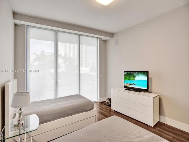 3250 NE 188th Street 207, Aventura, FL 33180