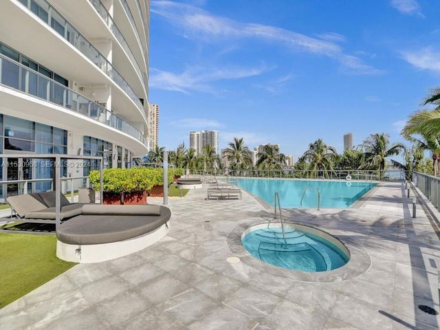 3250 NE 188th Street 207, Aventura, FL 33180